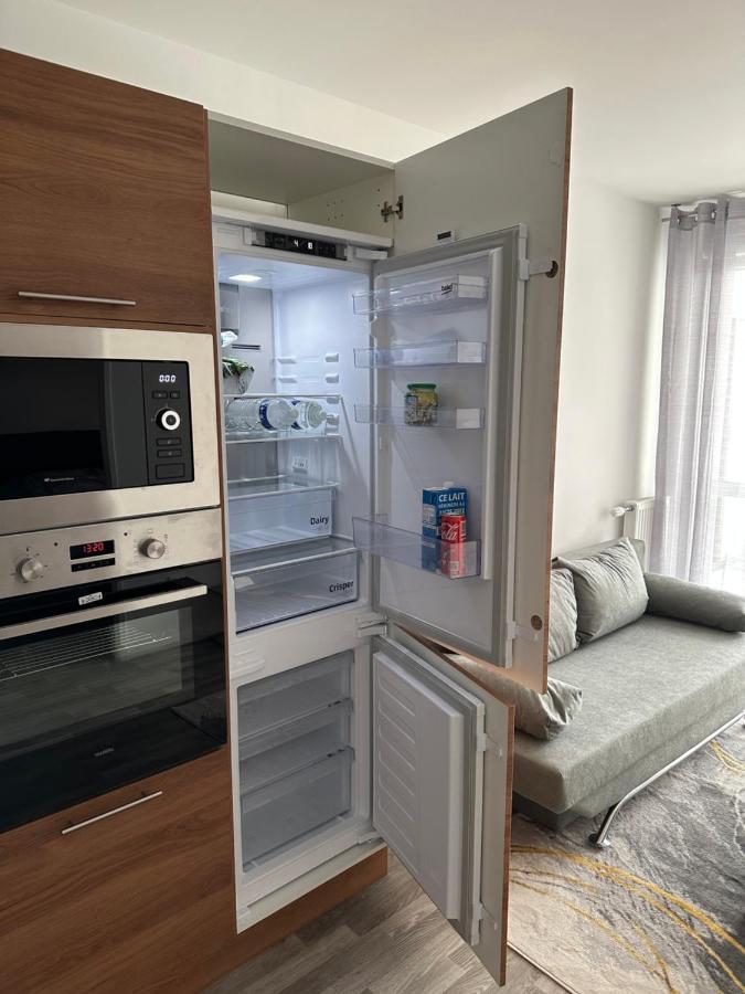 Agreable 2 Pieces Avec Balcon Et Parking Transports By Immo Kit Bnb Sarcelles Exterior photo